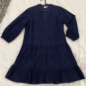 Gap women’s dress size medium, eyelet navy